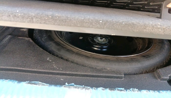 2017 Audi Q3 30 TDI PREMIUM PLUS, Diesel, Automatic, 1,62,022 km, tyre