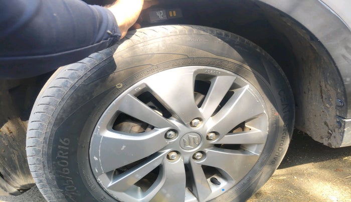 2016 Maruti S Cross ALPHA 1.6, Diesel, Manual, 1,29,209 km, tyre