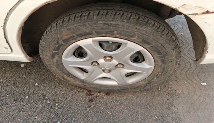 2012 Hyundai Accent EXECUTIVE, CNG, Manual, 1,15,257 km, tyre