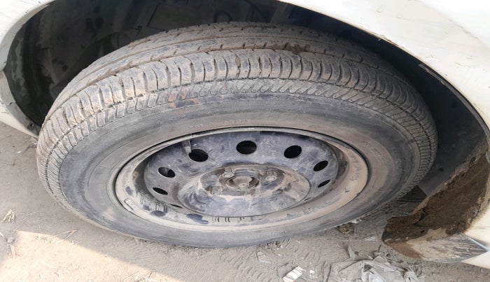 2015 Maruti Swift Dzire VDI, Diesel, Manual, 1,75,798 km, tyre