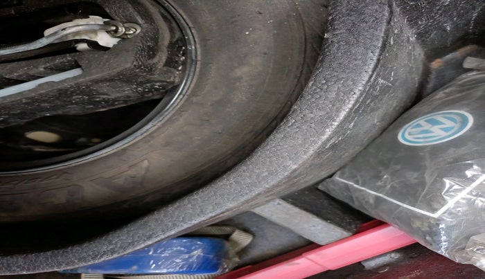 2011 Volkswagen Vento HIGHLINE 1.6 MPI, Petrol, Manual, 1,24,345 km, tyre