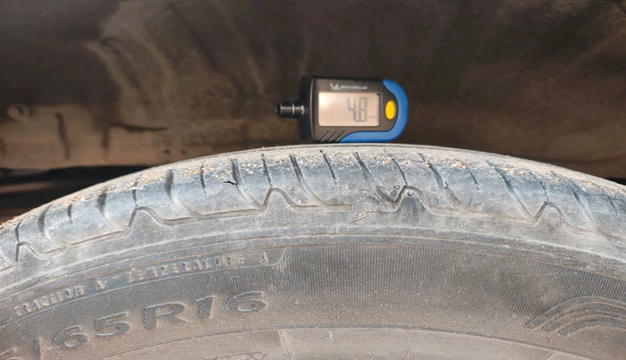 2016 Toyota Innova Crysta 2.4 GX 7 STR, Diesel, Manual, 1,00,529 km, tyre