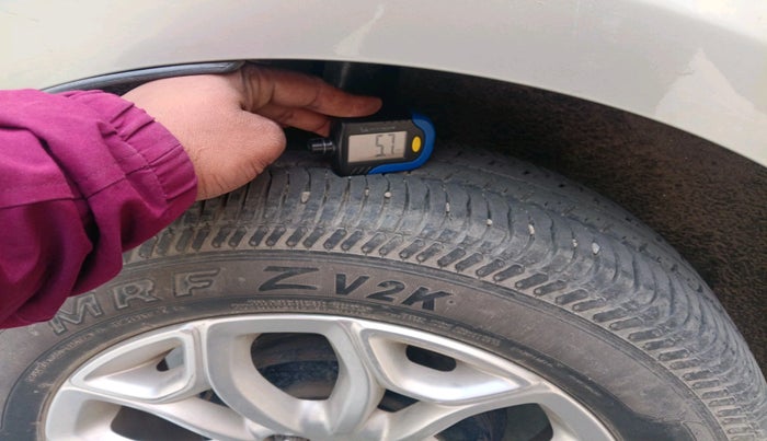 2015 Ford Ecosport TITANIUM 1.5L PETROL AT, Petrol, Automatic, 35,960 km, tyre