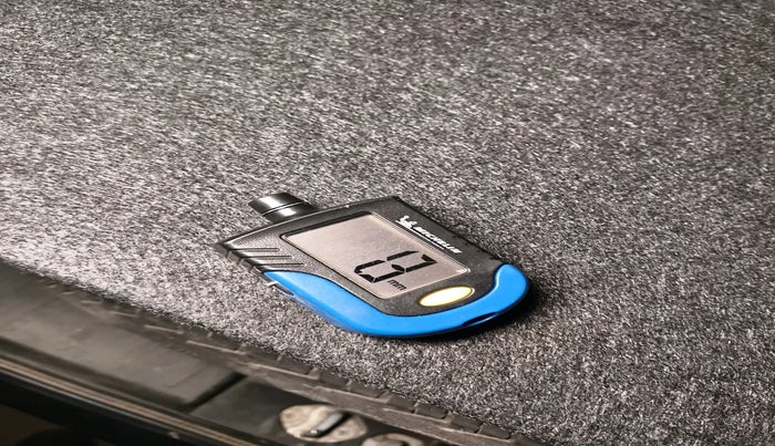 2016 Maruti Wagon R 1.0 VXI AMT, Petrol, Automatic, 57,313 km, tyre