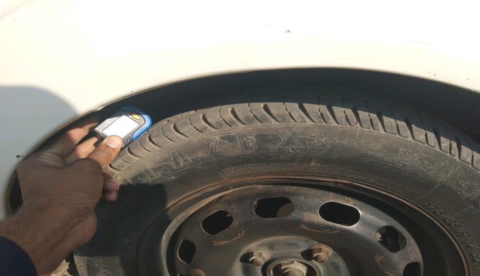 2011 Ford Figo ZXI 1.4 DIESEL, Diesel, Manual, 1,09,885 km, tyre