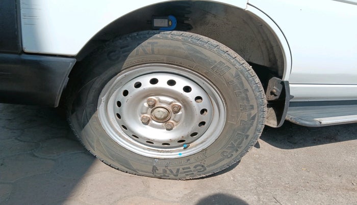 2022 Maruti Eeco 5 STR AC CNG (O), Petrol, Manual, 56,392 km, tyre