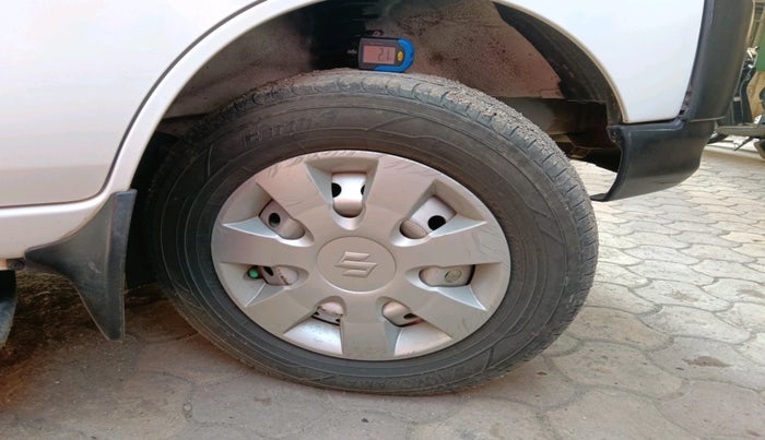 2022 Maruti Eeco 5 STR AC CNG (O), Petrol, Manual, 56,392 km, tyre