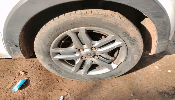 2019 Renault TRIBER RXZ, Petrol, Manual, 65,763 km, tyre