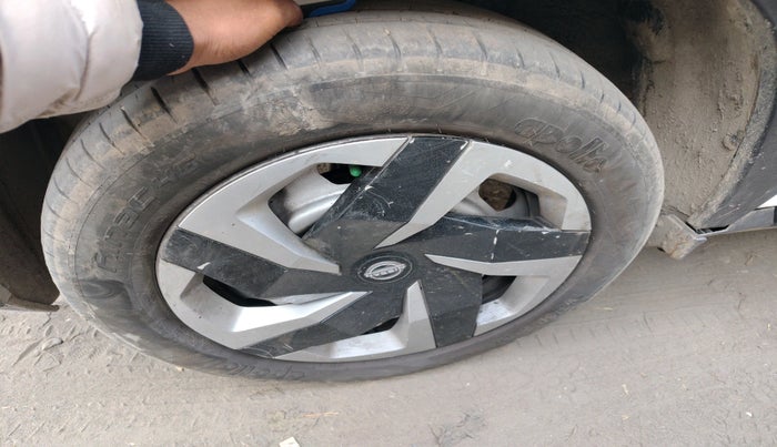 2021 Nissan MAGNITE XE, Petrol, Manual, 31,659 km, tyre