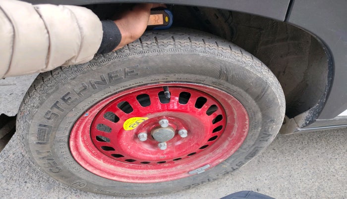 2021 Nissan MAGNITE XE, Petrol, Manual, 31,659 km, tyre