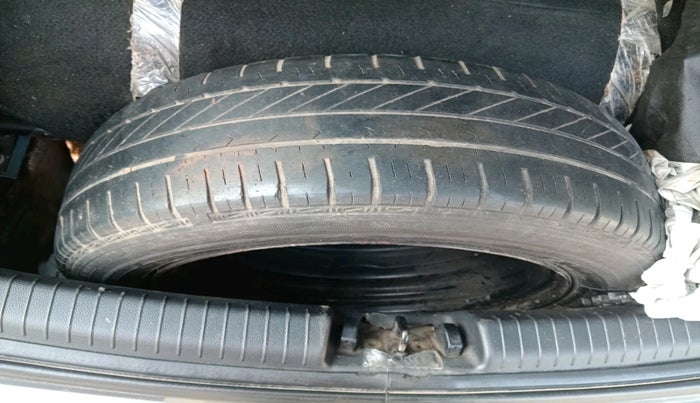 2018 Hyundai Grand i10 SPORTZ 1.2 KAPPA VTVT, Petrol, Manual, 77,376 km, tyre