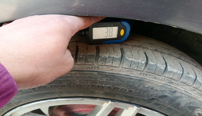 2018 Hyundai Grand i10 SPORTZ 1.2 KAPPA VTVT, Petrol, Manual, 77,376 km, tyre