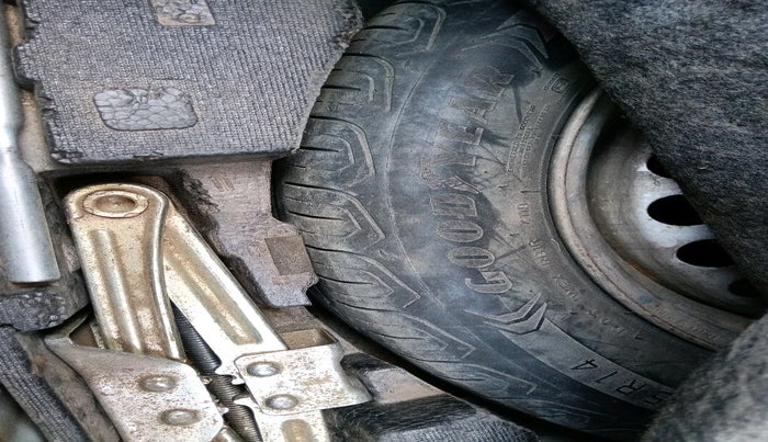 2014 Honda Amaze 1.2L I-VTEC E, Petrol, Manual, 98,547 km, tyre