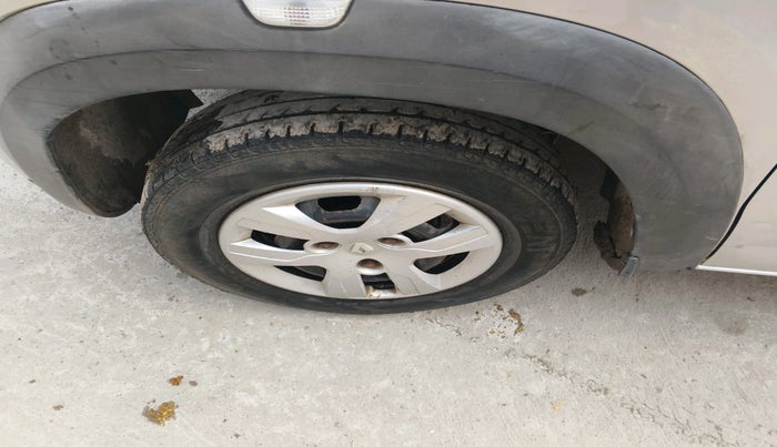 2015 Renault Kwid RXL, Petrol, Manual, 43,412 km, tyre