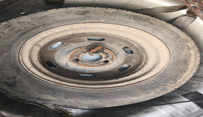 2015 Renault Kwid RXL, Petrol, Manual, 43,412 km, tyre