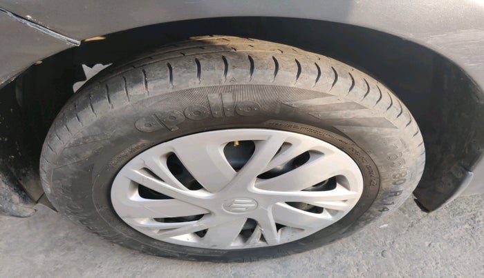 2019 Maruti Dzire VDI, Diesel, Manual, 1,00,104 km, tyre