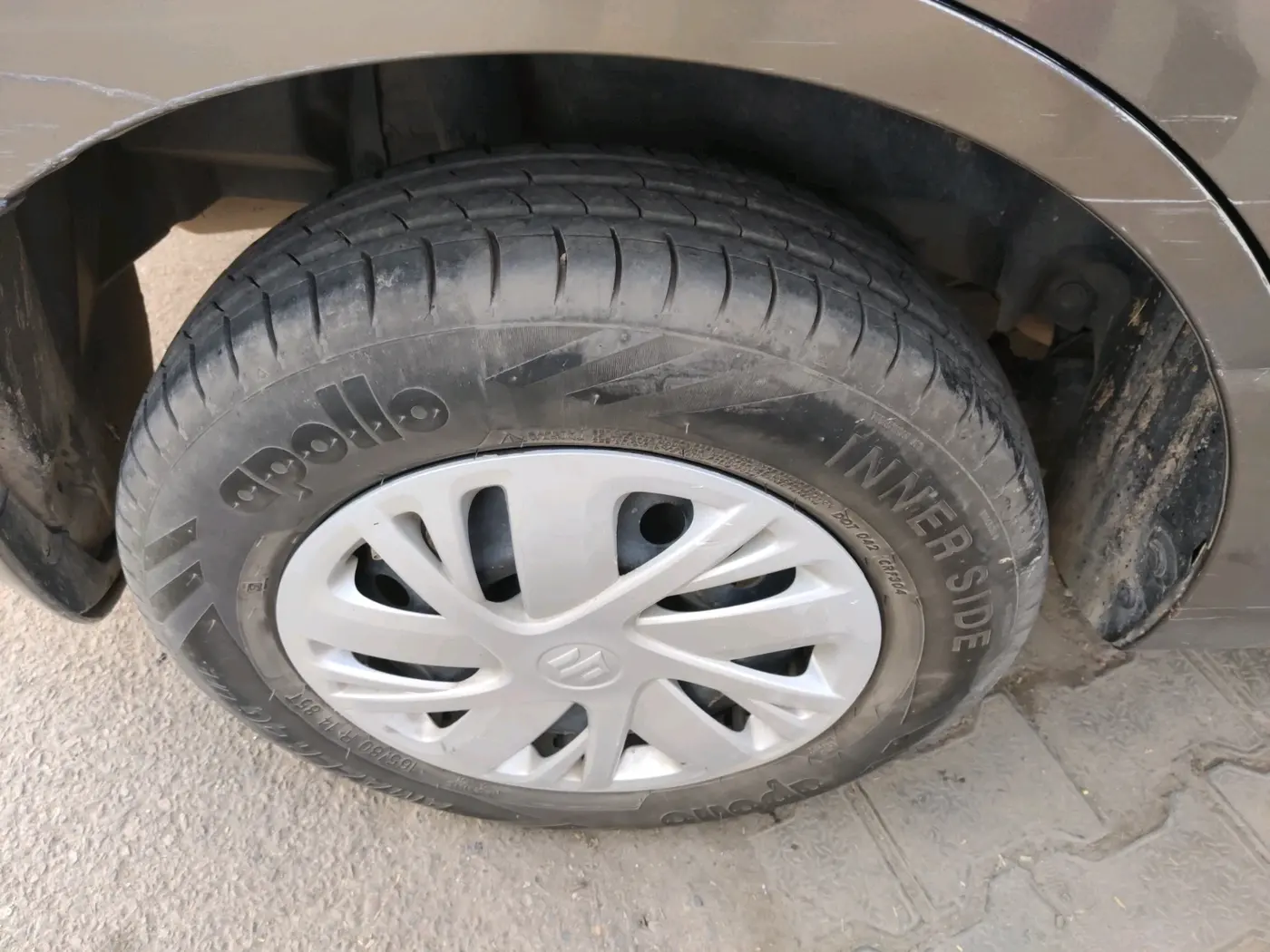 2019 Maruti Dzire VDI, Diesel, Manual, 1,00,104 km, tyre