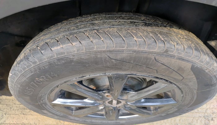 2021 Tata ALTROZ XE PETROL, Petrol, Manual, 1,10,448 km, tyre