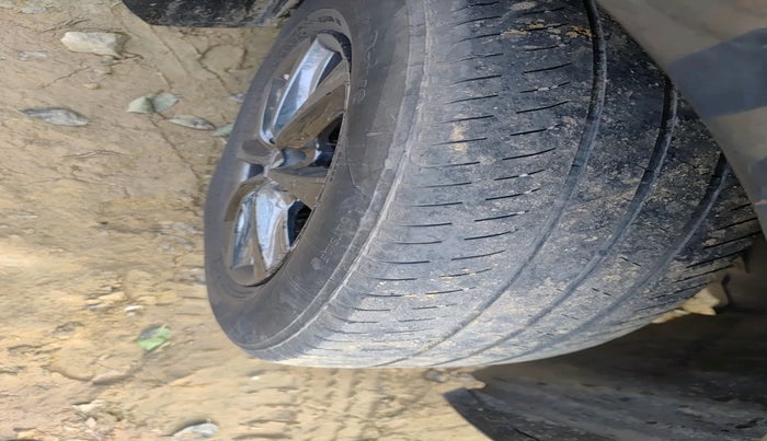 2021 Tata ALTROZ XE PETROL, Petrol, Manual, 1,10,448 km, tyre