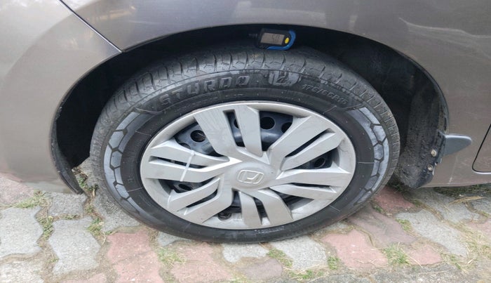 2015 Honda Jazz 1.2L I-VTEC SV, Petrol, Manual, 1,19,825 km, tyre