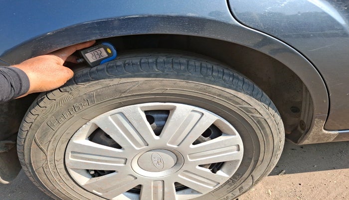 2011 Ford Figo TITANIUM 1.2 PETROL, Petrol, Manual, 1,17,727 km, tyre