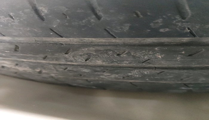 2021 Maruti Swift VXI, Petrol, Manual, 97,621 km, tyre