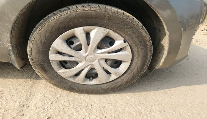 2021 Maruti Swift VXI, Petrol, Manual, 97,621 km, tyre