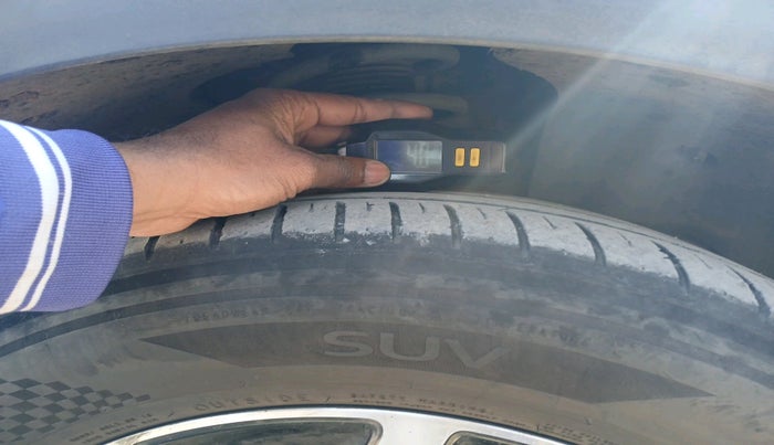 2019 Mahindra XUV500 W11 (O) AWD, Diesel, Manual, 1,10,502 km, tyre