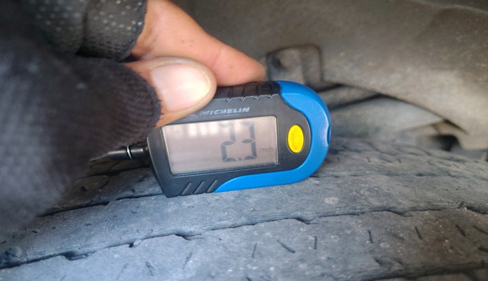 2014 Mahindra XUV500 W6, Diesel, Manual, 1,27,849 km, tyre