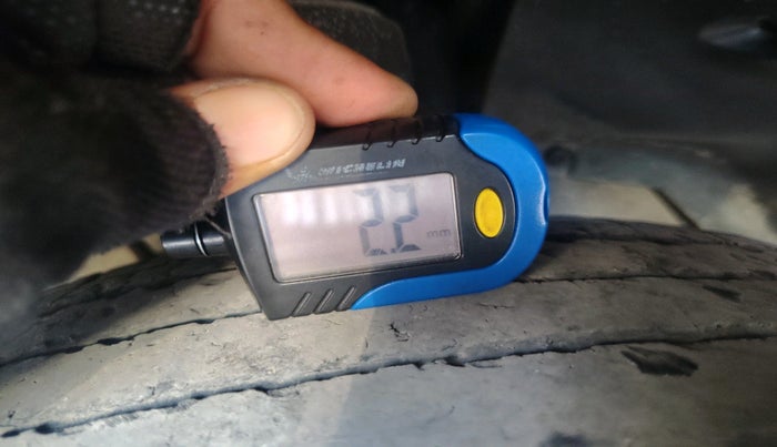 2014 Mahindra XUV500 W6, Diesel, Manual, 1,27,849 km, tyre