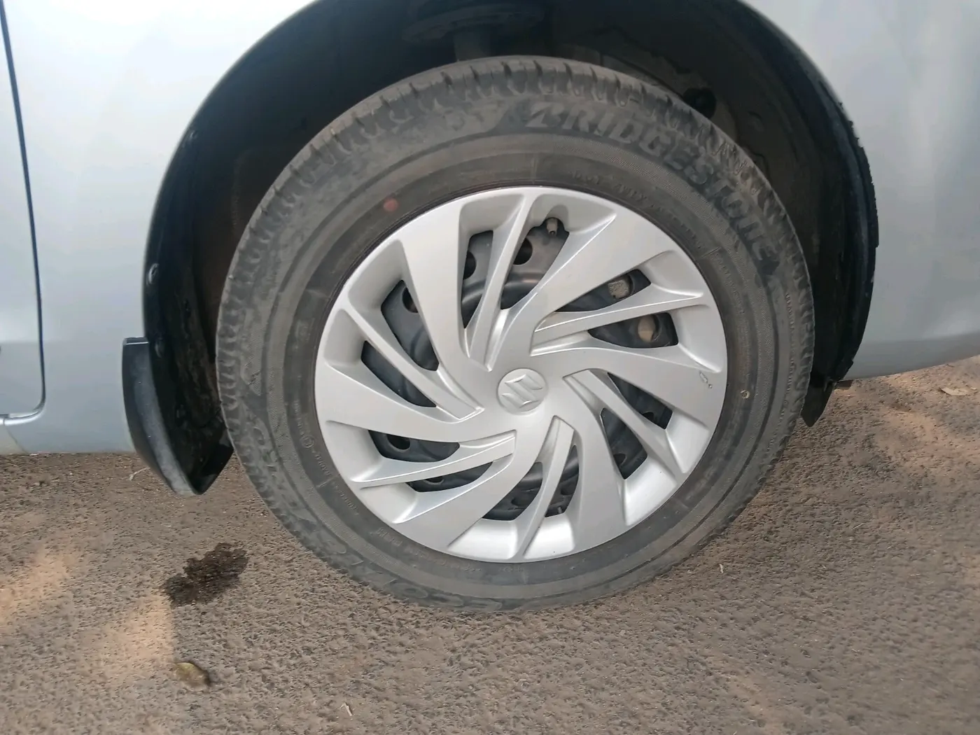 2023 Maruti Ertiga VXI SHVS, Petrol, Manual, 17,500 km, tyre