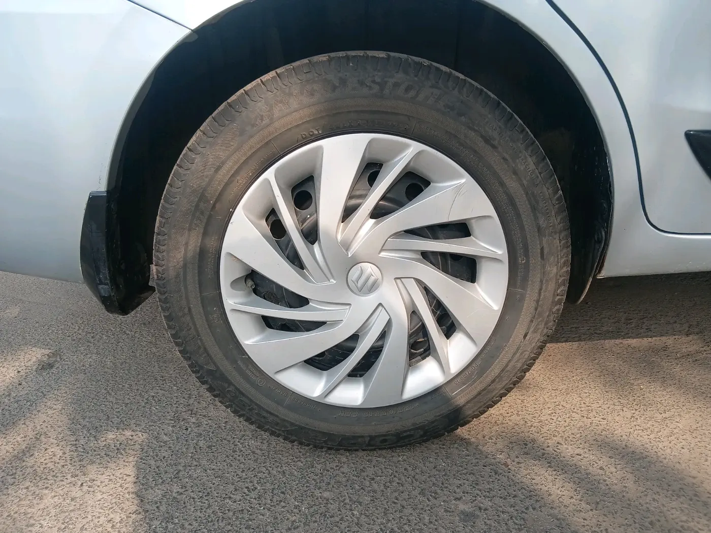 2023 Maruti Ertiga VXI SHVS, Petrol, Manual, 17,500 km, tyre