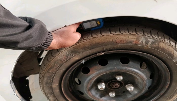 2014 Hyundai Eon ERA + LPG, Petrol, Manual, 89,088 km, tyre