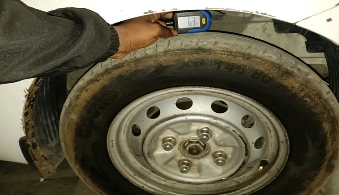 2014 Hyundai Eon ERA + LPG, Petrol, Manual, 89,088 km, tyre