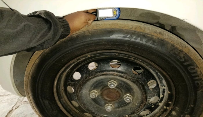 2014 Hyundai Eon ERA + LPG, Petrol, Manual, 89,088 km, tyre