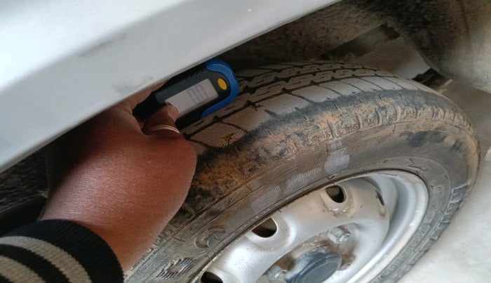 2016 Maruti OMNI E 8 STR, Petrol, Manual, 64,984 km, tyre