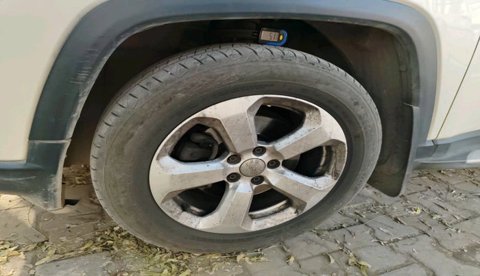 2018 Jeep Compass LONGITUDE (O) 2.0 DIESEL, Diesel, Manual, 1,35,585 km, tyre