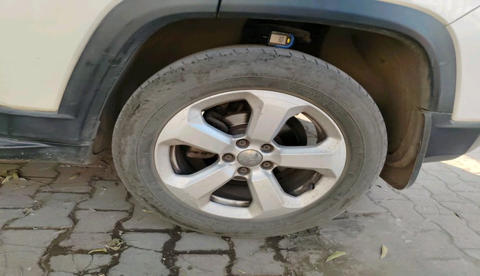 2018 Jeep Compass LONGITUDE (O) 2.0 DIESEL, Diesel, Manual, 1,35,585 km, tyre