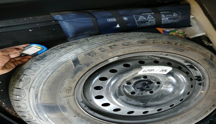 2018 Jeep Compass LONGITUDE (O) 2.0 DIESEL, Diesel, Manual, 1,35,585 km, tyre