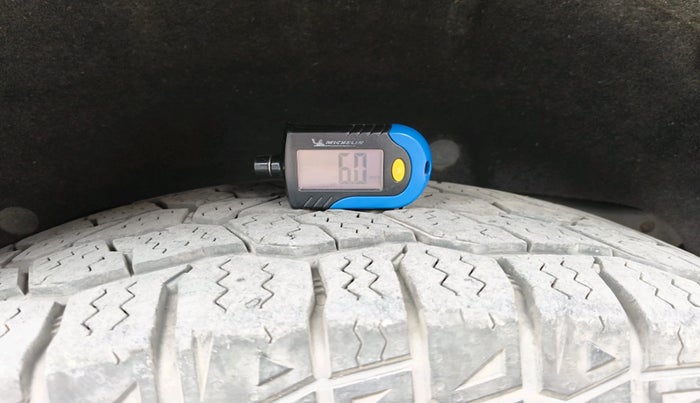 2018 Ford Endeavour TITANIUM 2.2 4X2 AT, Diesel, Automatic, 1,65,601 km, tyre