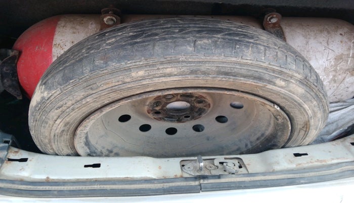 2012 Maruti Wagon R 1.0 LXI, Petrol, Manual, 1,15,247 km, tyre