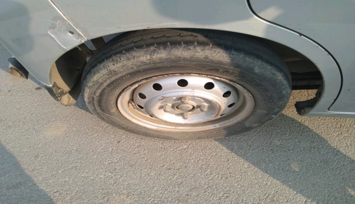 2012 Maruti Wagon R 1.0 LXI, Petrol, Manual, 1,15,247 km, tyre