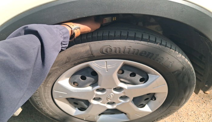 2022 Mahindra XUV300 W6 1.5 Sunroof Diesel, Diesel, Manual, 1,01,009 km, tyre