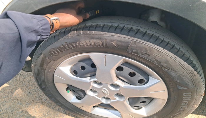 2022 Mahindra XUV300 W6 1.5 Sunroof Diesel, Diesel, Manual, 1,01,009 km, tyre