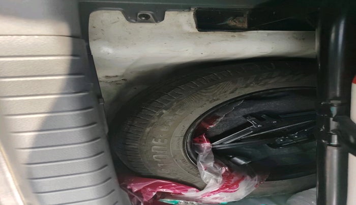 2020 Hyundai GRAND I10 NIOS SPORTZ 1.2 KAPPA VTVT CNG, Petrol, Manual, 1,23,526 km, tyre