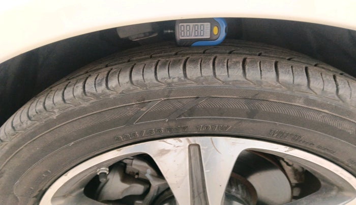 2018 Mercedes Benz E Class E 220 D, Diesel, Automatic, 51,429 km, tyre