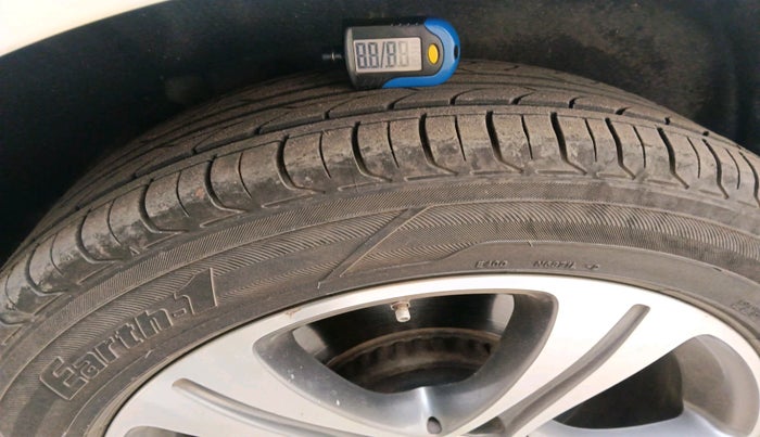 2018 Mercedes Benz E Class E 220 D, Diesel, Automatic, 51,429 km, tyre