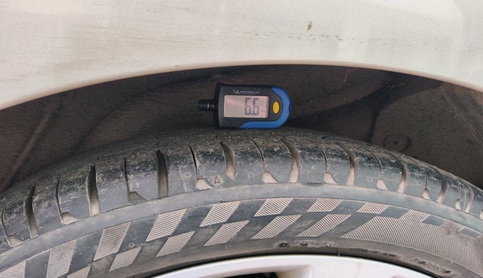 2012 Hyundai Verna FLUIDIC 1.6 VTVT SX, Petrol, Manual, 46,757 km, tyre