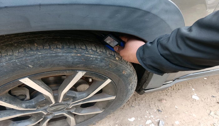 2017 Mahindra KUV 100 NXT K8 P 6 STR, Petrol, Manual, 54,656 km, tyre