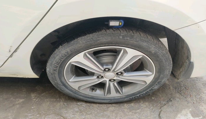 2018 Hyundai Verna 1.6 VTVT SX O, Petrol, Manual, 30,195 km, tyre